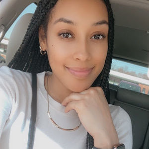 Meet your Posher, Adrienne